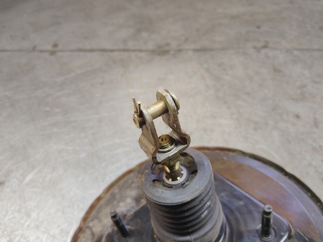 Вакуумный усилитель тормозов D3AIP8 Toyota Corolla Verso - Фото 4