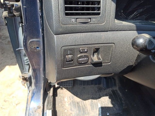 Кнопка корректора фар 95666Z Toyota Corolla Verso - Фото 2