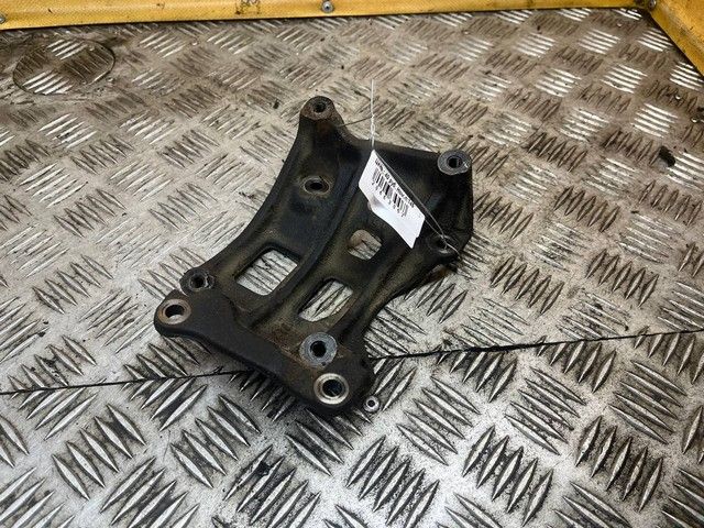 Кронштейн генератора 8OEQ1R Toyota Corolla Verso - Фото 1