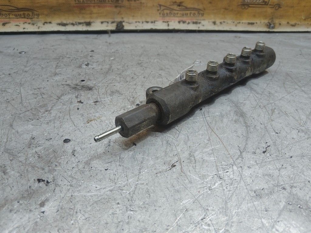 Топливная рампа 5IQ6E8 Toyota Corolla Verso - Фото 2