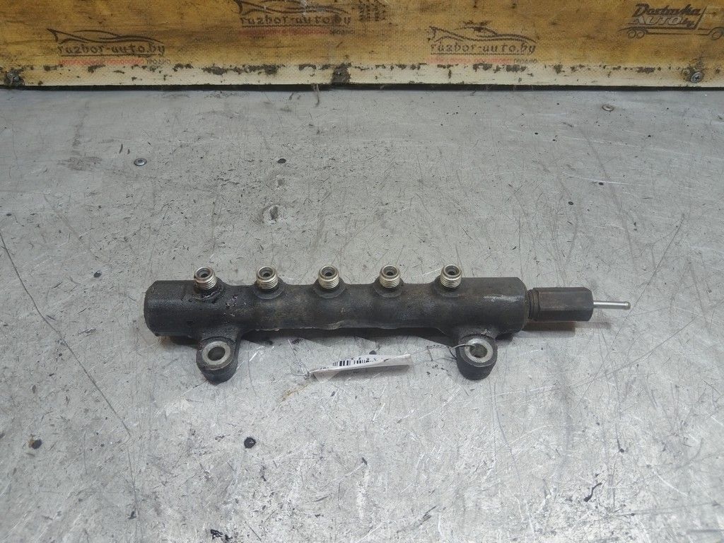 Топливная рампа 5IQ6E8 Toyota Corolla Verso - Фото 1